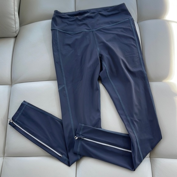 Victoria's Secret Pants - Victoria’s Secret Sport gray leggings size Small